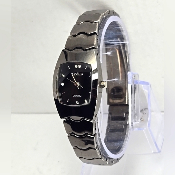 Womens Mseta Bracelet Dark Gray Black Tone Quartz Watch 8251L New Battery - Picture 1 of 10